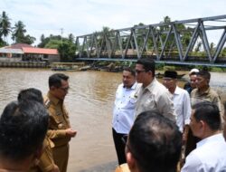 Bupati Padang Pariaman Bahas Pengembangan Wisata di Tapakis dan Katapiang