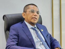 H. Arisal Aziz Bagikan 250 Ton Beras Gratis untuk Masyarakat Sumbar