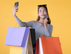 Dampak Buruk Flexing di Media Sosial: Bahayanya bagi Anak Muda”