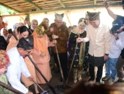 Wamen Helvi Moraza Buka Festival Juadah 2025 di Padang Pariaman