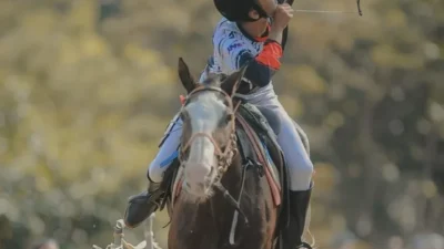 Azral Mardin, Atlet Panahan Berkuda Asal Padang Pariaman Lolos ke Kejuaraan Dunia di Mongolia