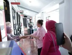 Duo Legislator Cantik, Nafa Urbach dan Cindy Monica Cek Pelayanan Kesehatan di Pariaman
