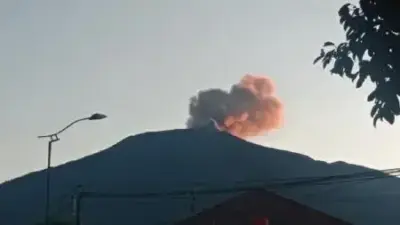 Gunung Marapi Erupsi, Bupati Tanah Datar Imbau Warga Tetap Waspada dan Gunakan Masker