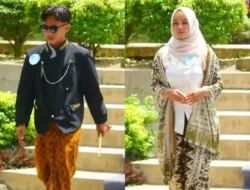 Pesona Memikat Gadis dan Bujang Dharmasraya Berbusana Batik