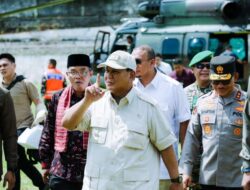 Prabowo Tinjau Lokasi Banjir dan Longsor di Padang Pariaman, Dorong Percepatan Pemulihan