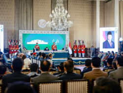 Prabowo Disambut Presiden Pakistan dan Terima Penghargaan Nishan-e-Pakistan di Islamabad