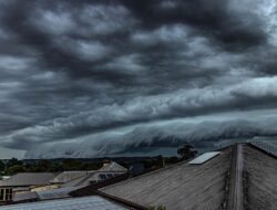 BMKG Tegaskan Isu Squall Line Hantam Jabodetabek Saat Tahun Baru Hoaks