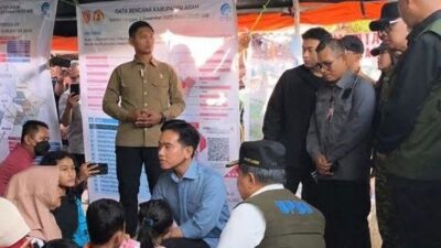 Kunjungi Korban Banjir Bandang Agam, Gibran: Warga Sumatera Tidak Sendiri