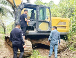Polda Sumbar Segel 4 Ekskavator PETI di Pasaman Barat, Tambang Emas Ilegal Dibongkar Total