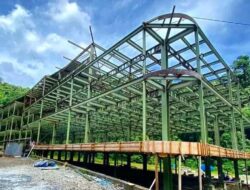 Pemprov Sumbar Bongkar Paksa Hotel Ilegal di Sempadan Sungai Batang Anai