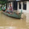 Banjir Pati Kian Parah, Warga Mustokoharjo dan Juwana Bertahan Hidup dengan Perahu