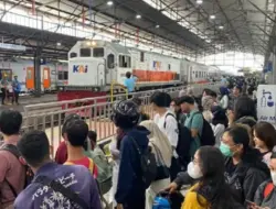 Banjir Lumpuhkan Jalur Rel, KAI Batalkan 38 Perjalanan Kereta Api di Jawa
