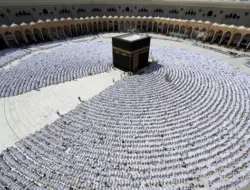 Ratusan Ribu Jemaah Padati Masjidil Haram pada Jumat Pertama Ramadan