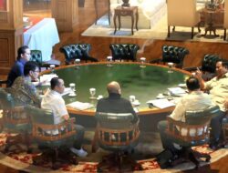 Prabowo Kumpulkan Menteri Ekonomi di Hambalang, Tekankan Negosiasi Global Harus Untungkan Indonesia